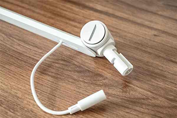 折叠台灯折叠处/翻动处松动怎么办?